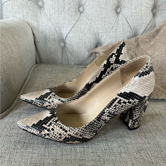Marc Fisher Snakeskin Pumps Heals Size 9.5 M - Picture 4 of 10